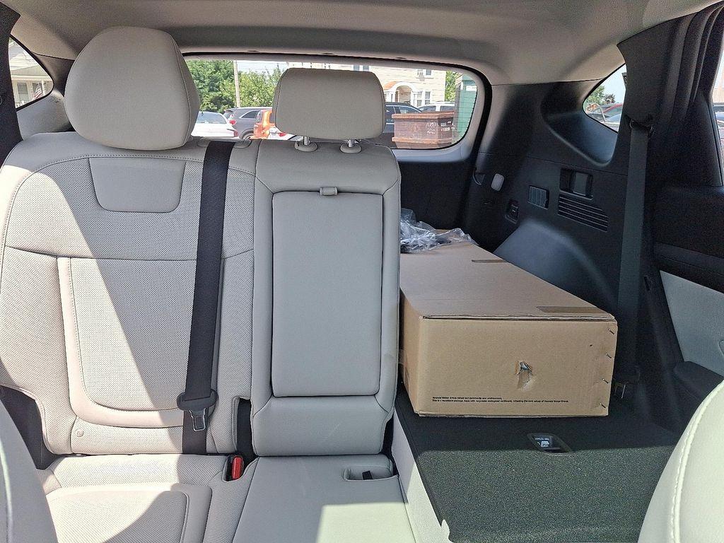 new 2025 Hyundai TUCSON Hybrid car, priced at $43,580