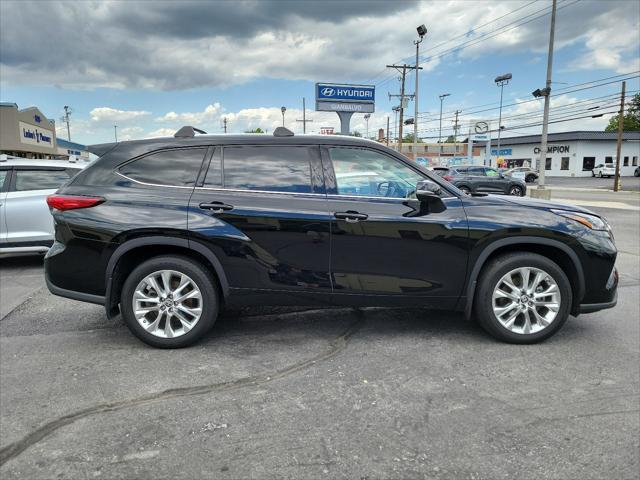 used 2020 Toyota Highlander car, priced at $37,950