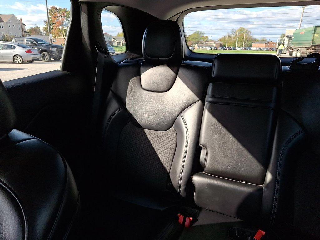 used 2019 Jeep Cherokee car, priced at $18,994