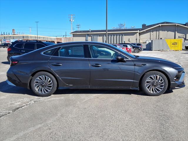 new 2025 Hyundai Sonata Hybrid car, priced at $39,330