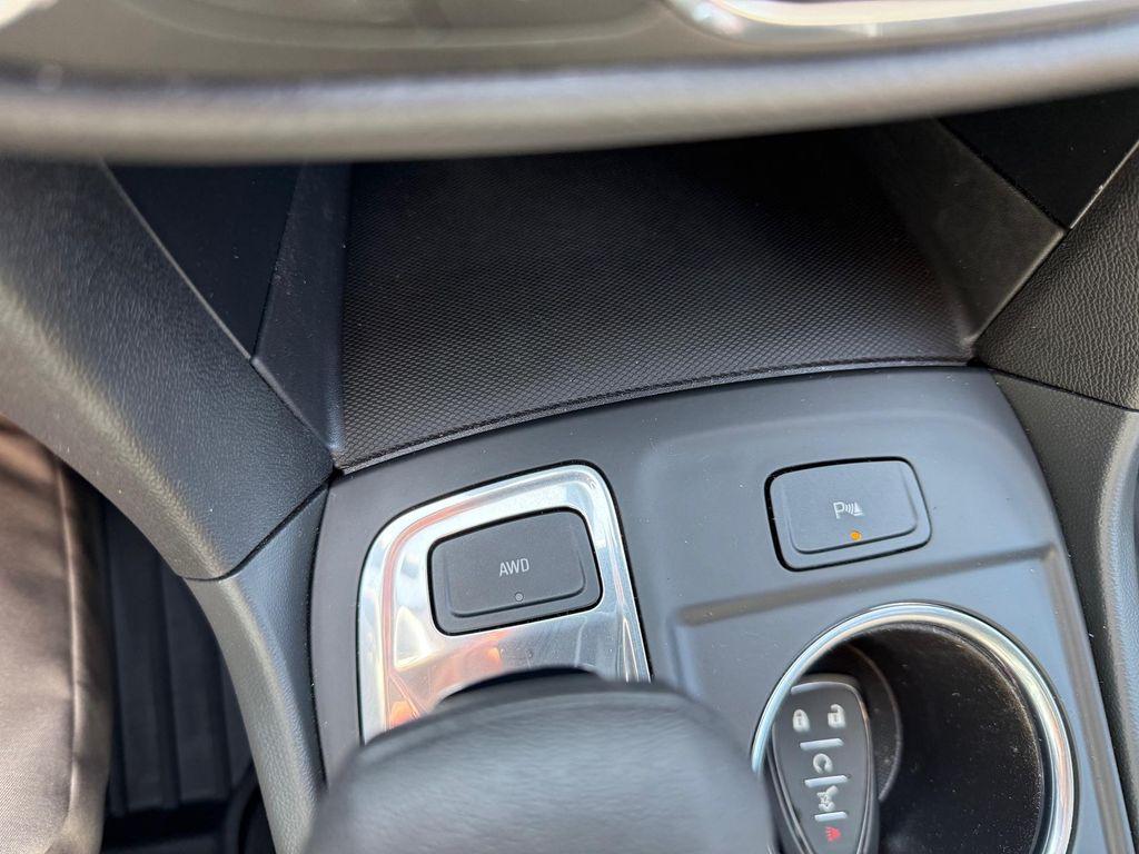 used 2024 Chevrolet Equinox car, priced at $27,689