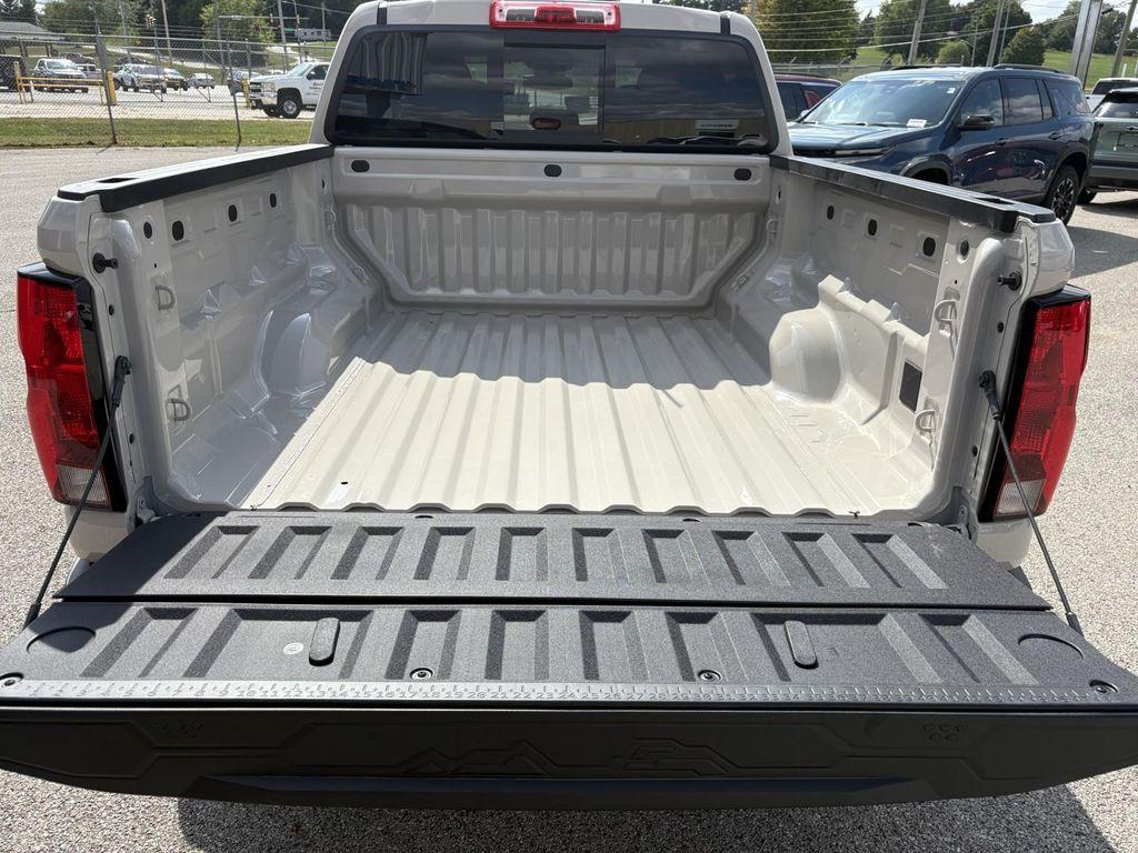 new 2026 Chevrolet Colorado car, priced at $44,295