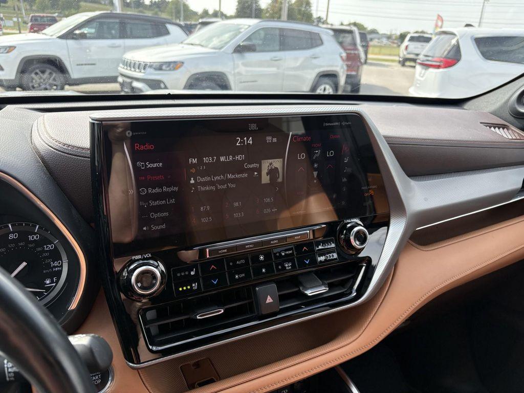 used 2021 Toyota Highlander car, priced at $35,889