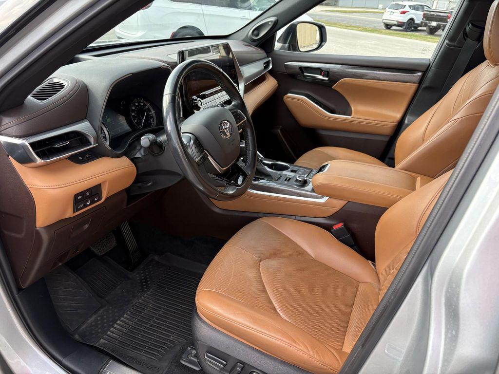 used 2021 Toyota Highlander car, priced at $35,889