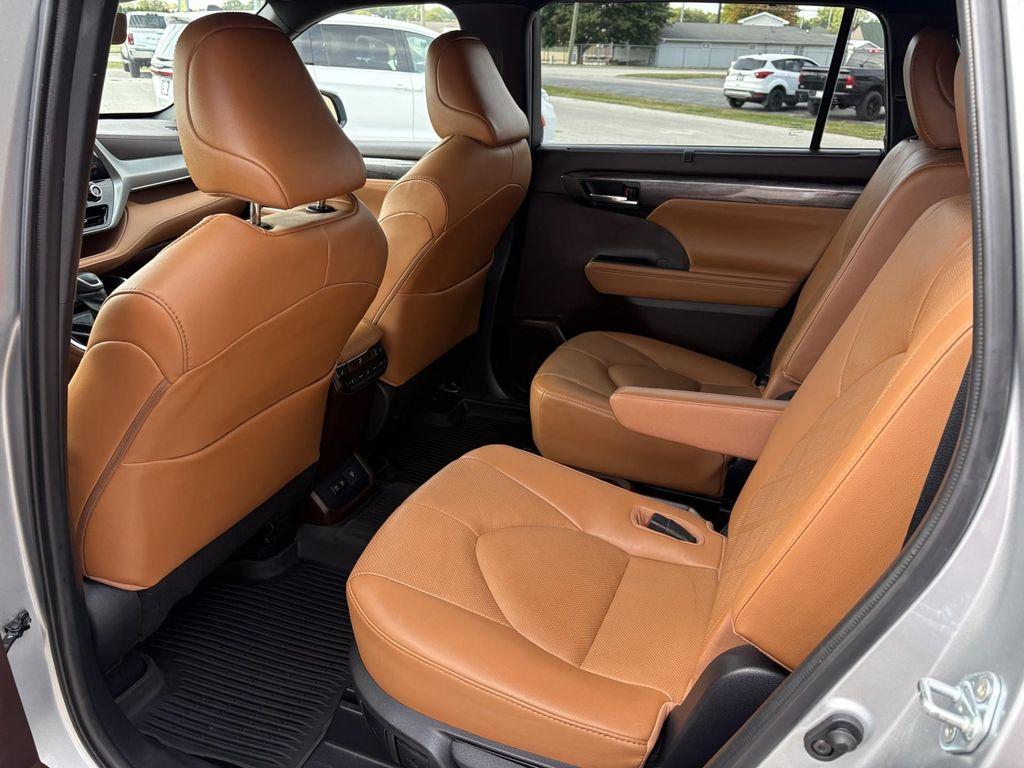 used 2021 Toyota Highlander car, priced at $35,889