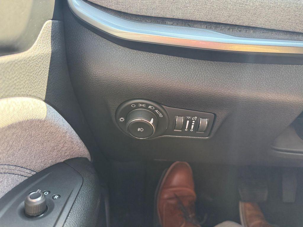 new 2025 Jeep Compass car, priced at $30,932