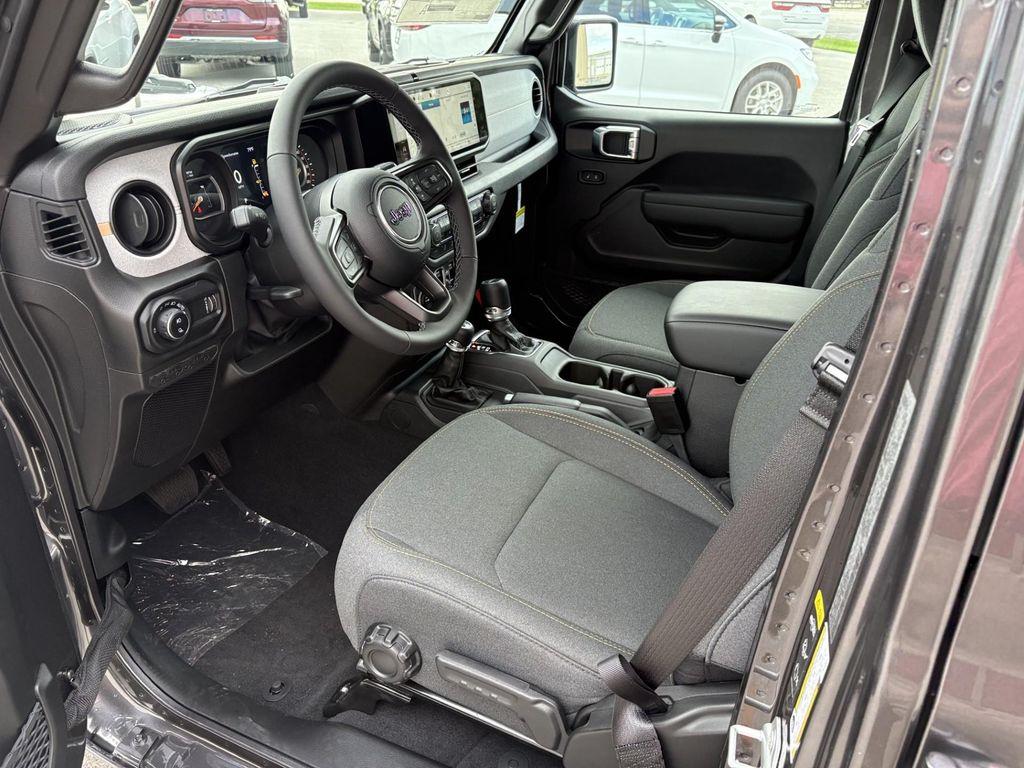 new 2025 Jeep Gladiator car, priced at $52,220