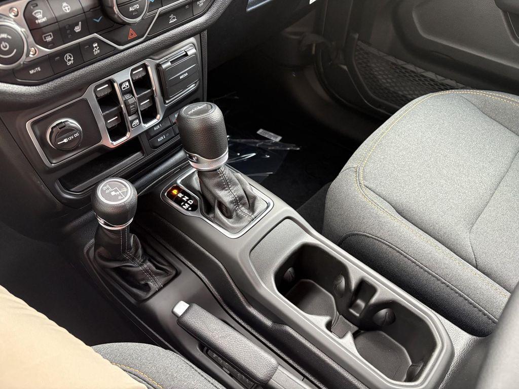 new 2025 Jeep Gladiator car, priced at $52,220