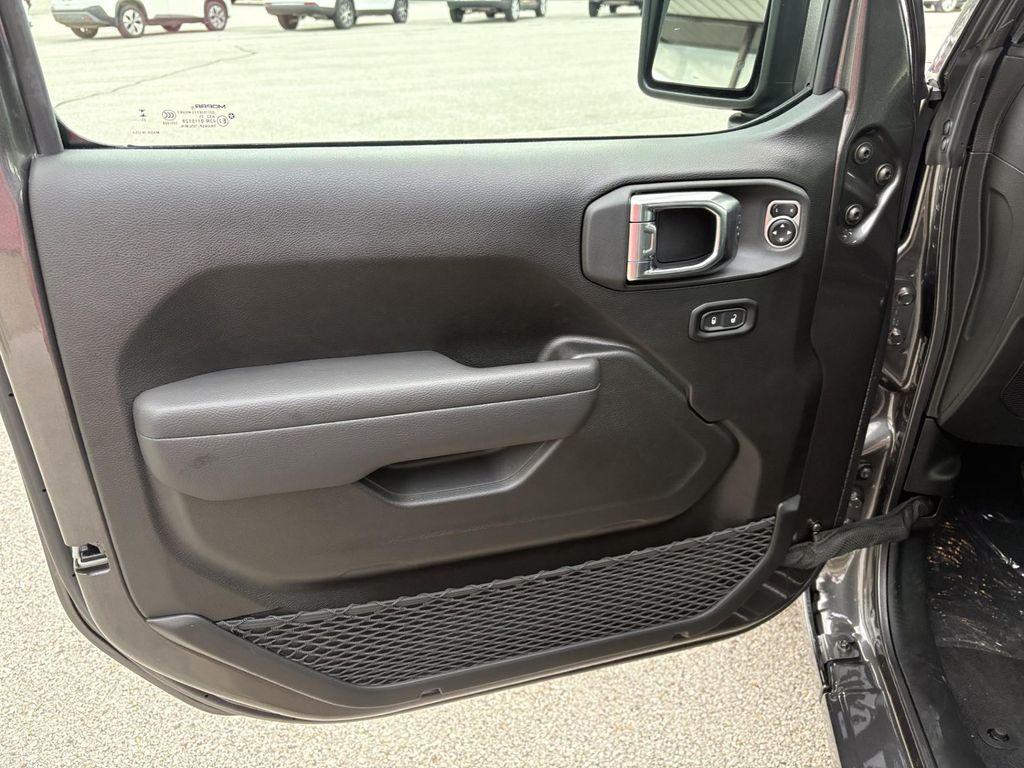 new 2025 Jeep Gladiator car, priced at $52,220