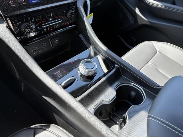 new 2025 Jeep Grand Cherokee car, priced at $48,643