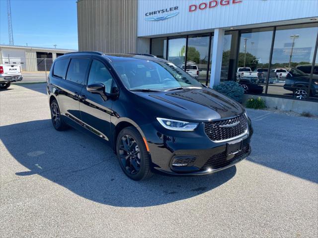 new 2024 Chrysler Pacifica car, priced at $51,200