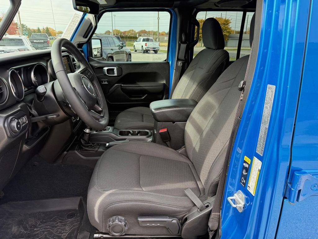 used 2022 Jeep Wrangler Unlimited car, priced at $39,989