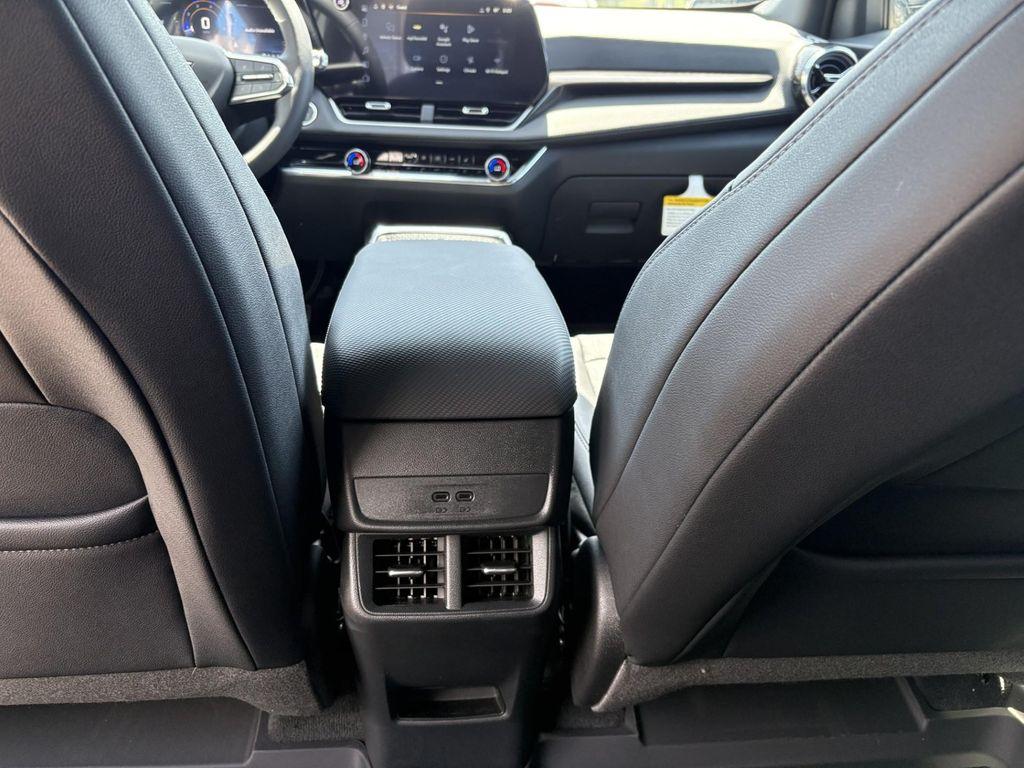 new 2026 Chevrolet Equinox car, priced at $34,259
