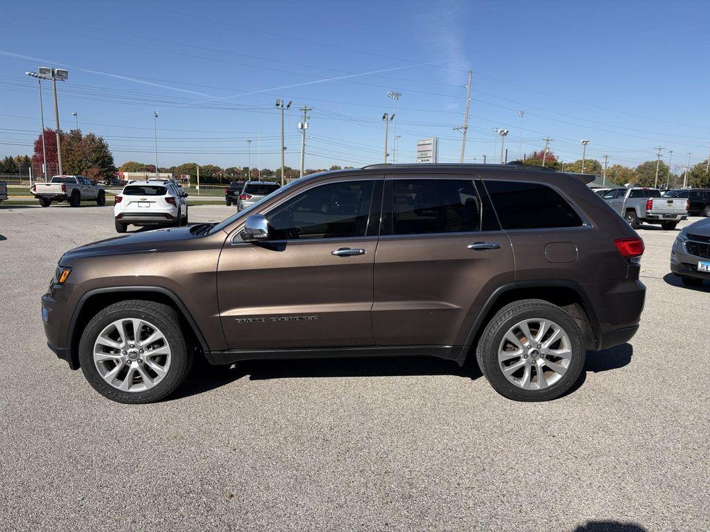 used 2017 Jeep Grand Cherokee car, priced at $15,289