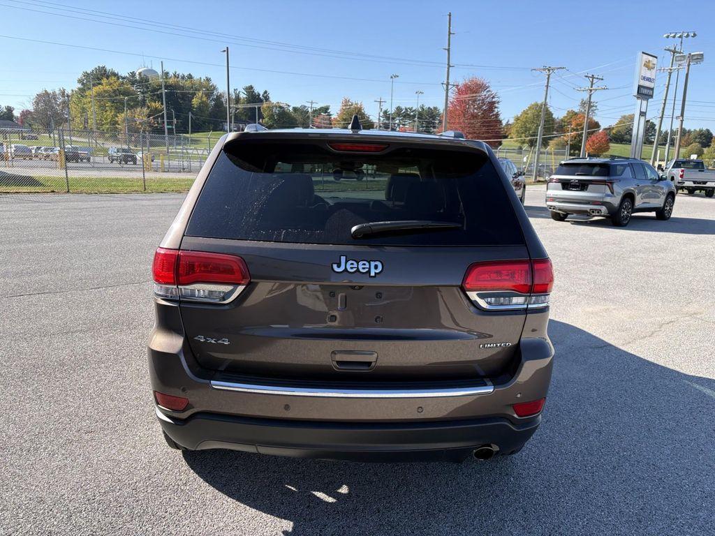 used 2017 Jeep Grand Cherokee car, priced at $15,289