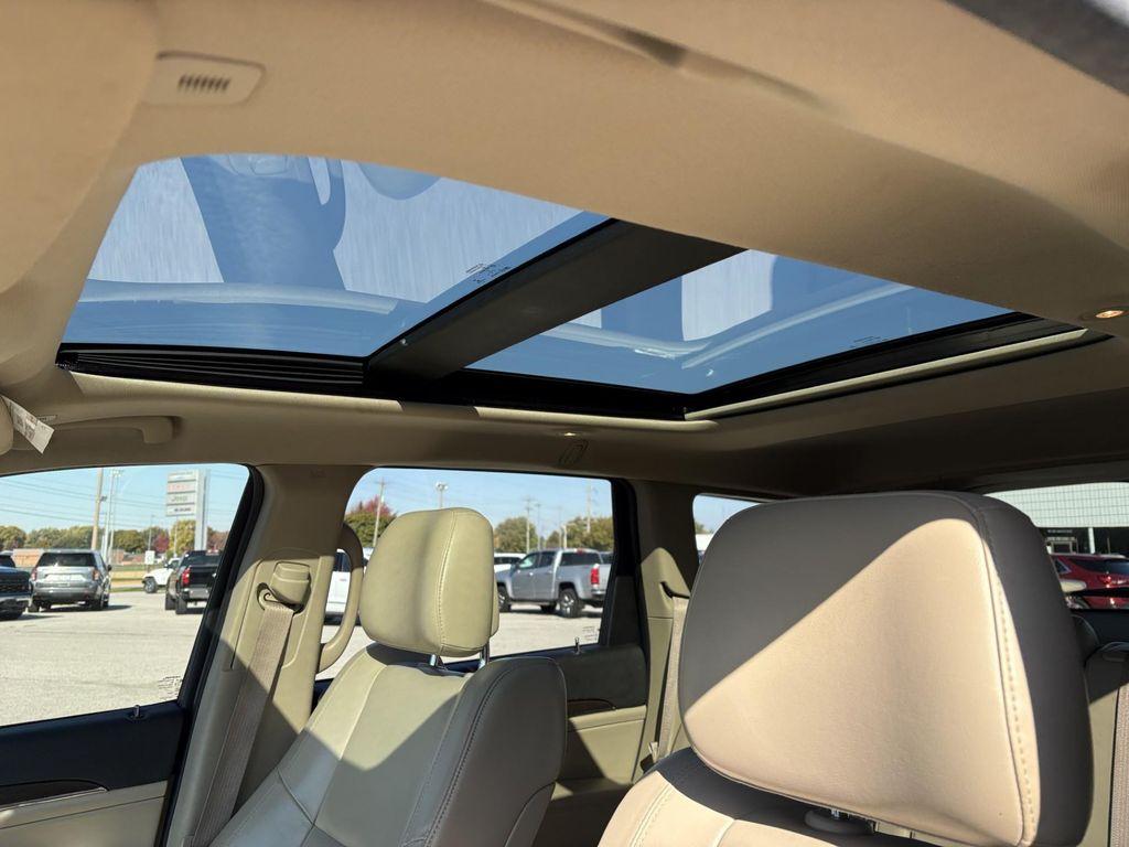 used 2017 Jeep Grand Cherokee car, priced at $15,289