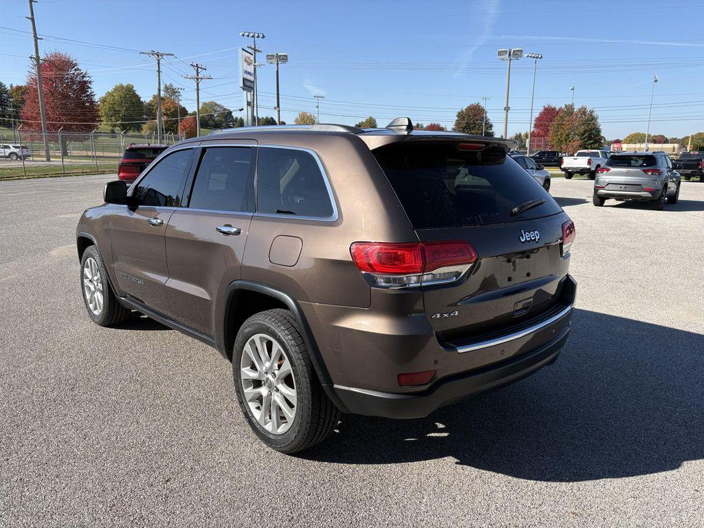 used 2017 Jeep Grand Cherokee car, priced at $15,289