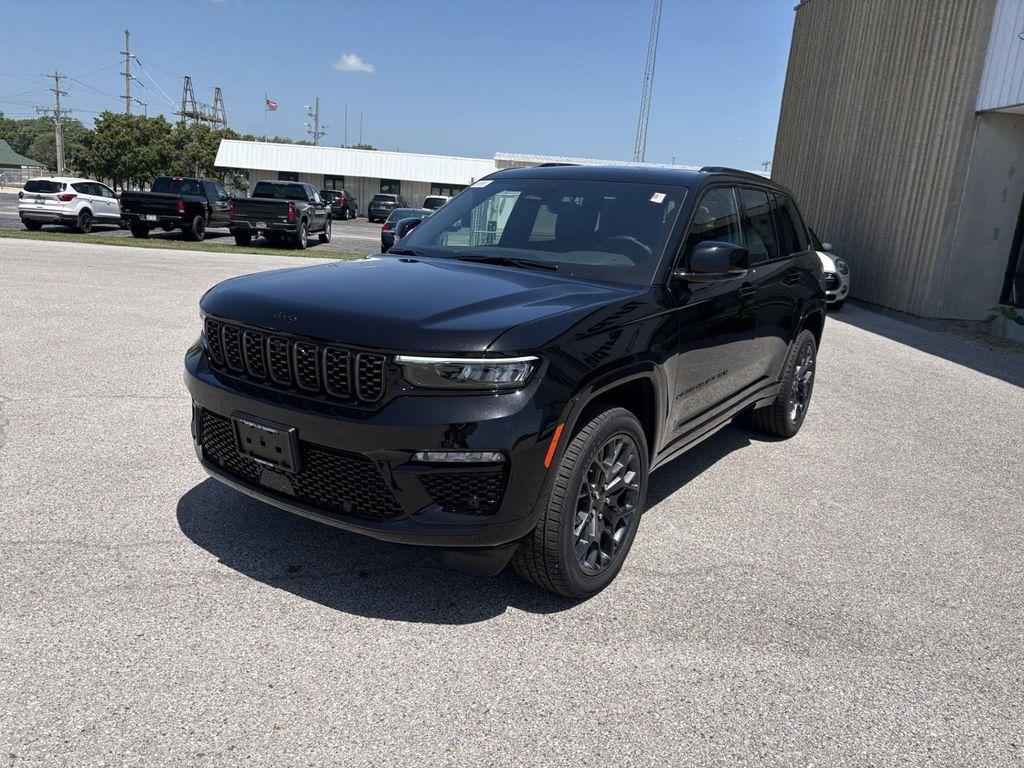new 2025 Jeep Grand Cherokee car, priced at $59,156