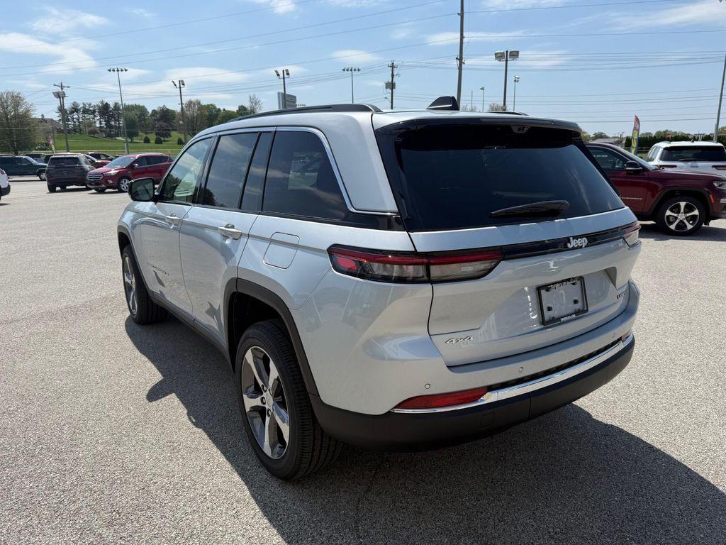 new 2025 Jeep Grand Cherokee car, priced at $50,759