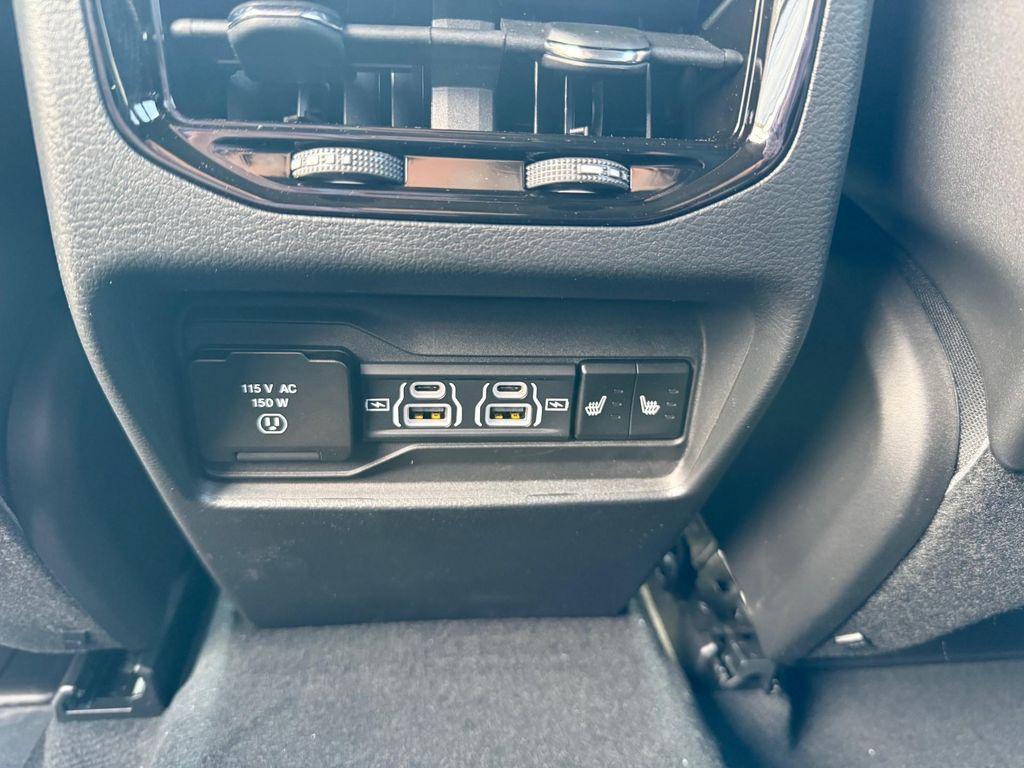 new 2025 Jeep Grand Cherokee car, priced at $50,759