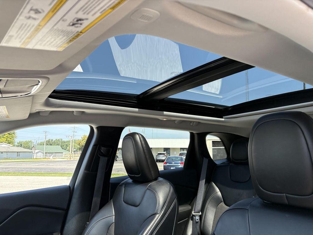 used 2022 Jeep Cherokee car, priced at $25,779