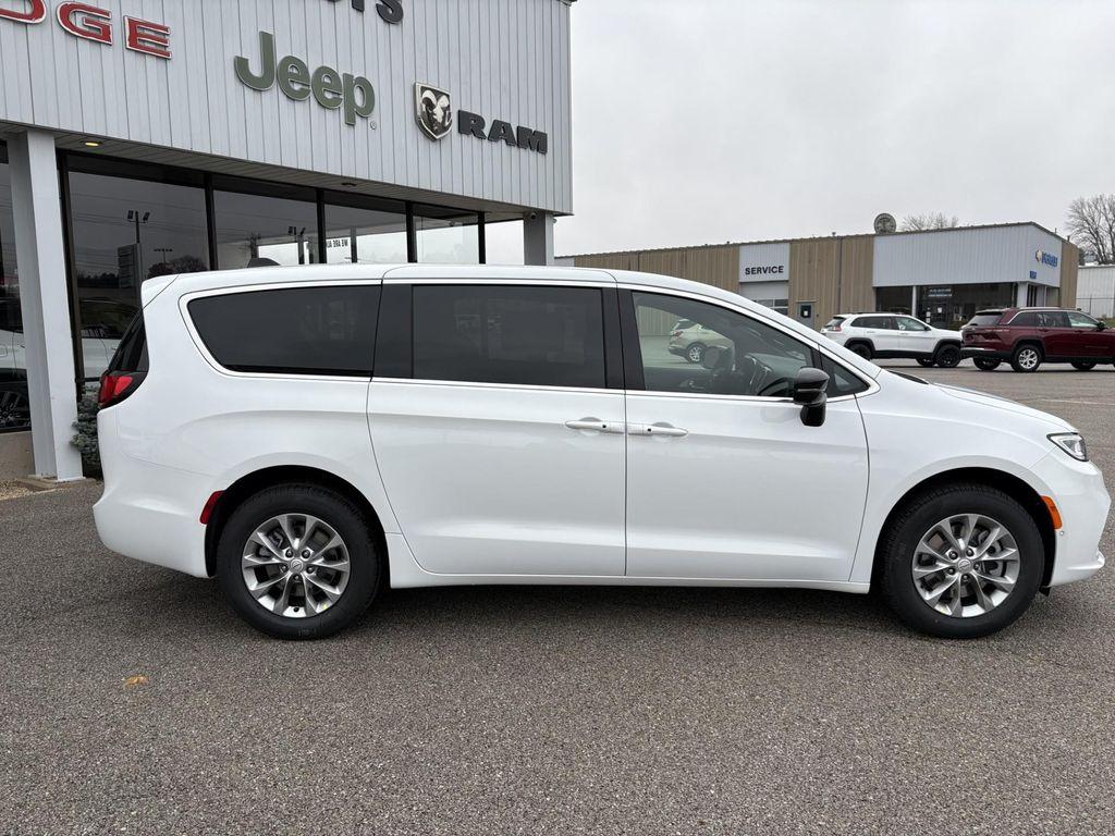 new 2026 Chrysler Pacifica car, priced at $50,894