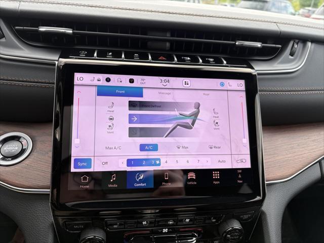 new 2025 Jeep Grand Cherokee car, priced at $56,817