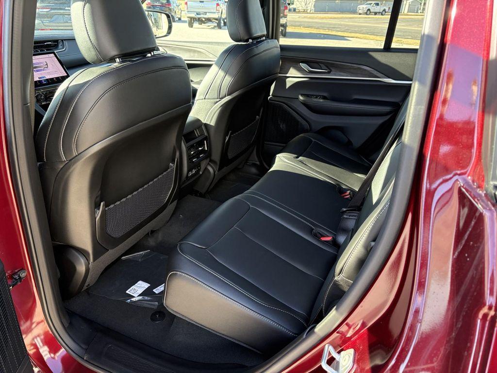 new 2025 Jeep Grand Cherokee car, priced at $46,814