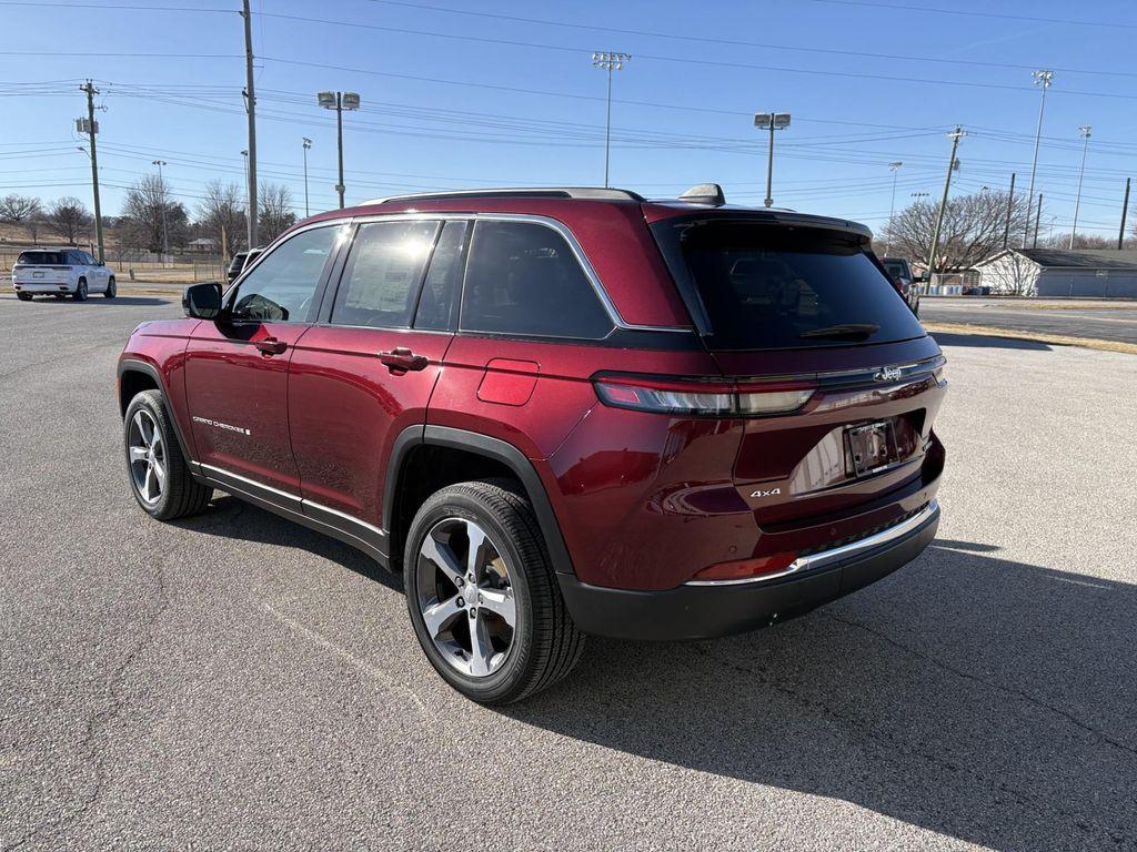 new 2025 Jeep Grand Cherokee car, priced at $46,814