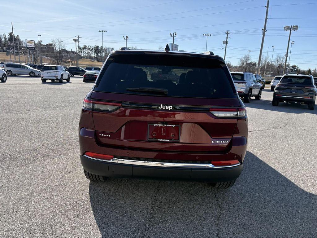 new 2025 Jeep Grand Cherokee car, priced at $46,814