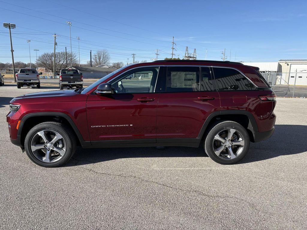 new 2025 Jeep Grand Cherokee car, priced at $46,814