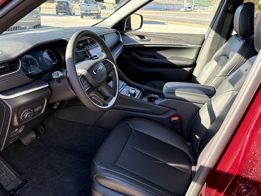 new 2025 Jeep Grand Cherokee car, priced at $46,814