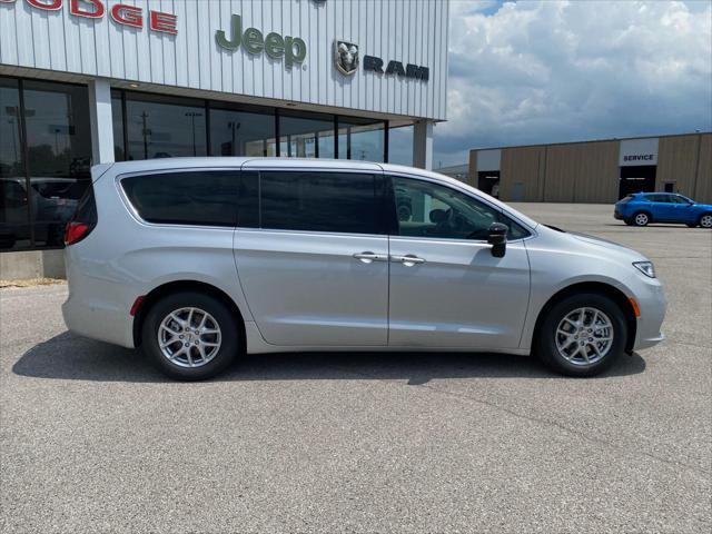 new 2024 Chrysler Pacifica car, priced at $41,667