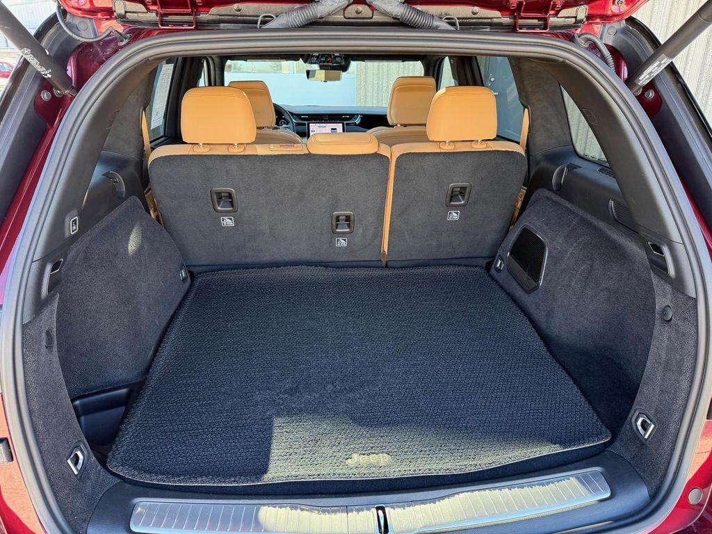 used 2024 Jeep Grand Cherokee car, priced at $52,489