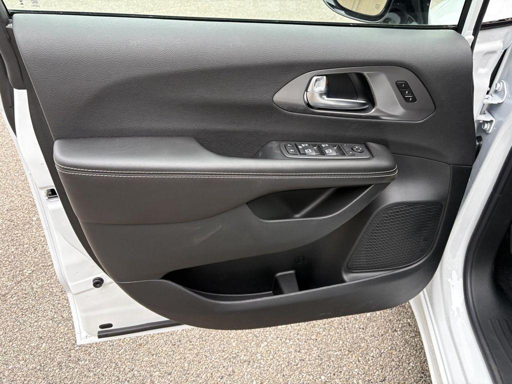 new 2026 Chrysler Pacifica car, priced at $46,399