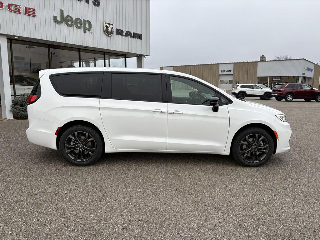 new 2026 Chrysler Pacifica car, priced at $46,399
