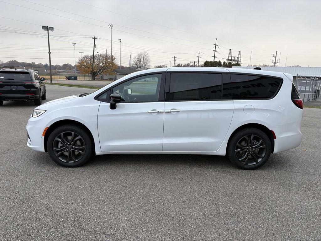 new 2026 Chrysler Pacifica car, priced at $46,399