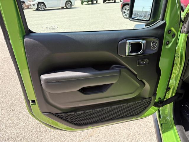 new 2025 Jeep Wrangler car, priced at $55,075