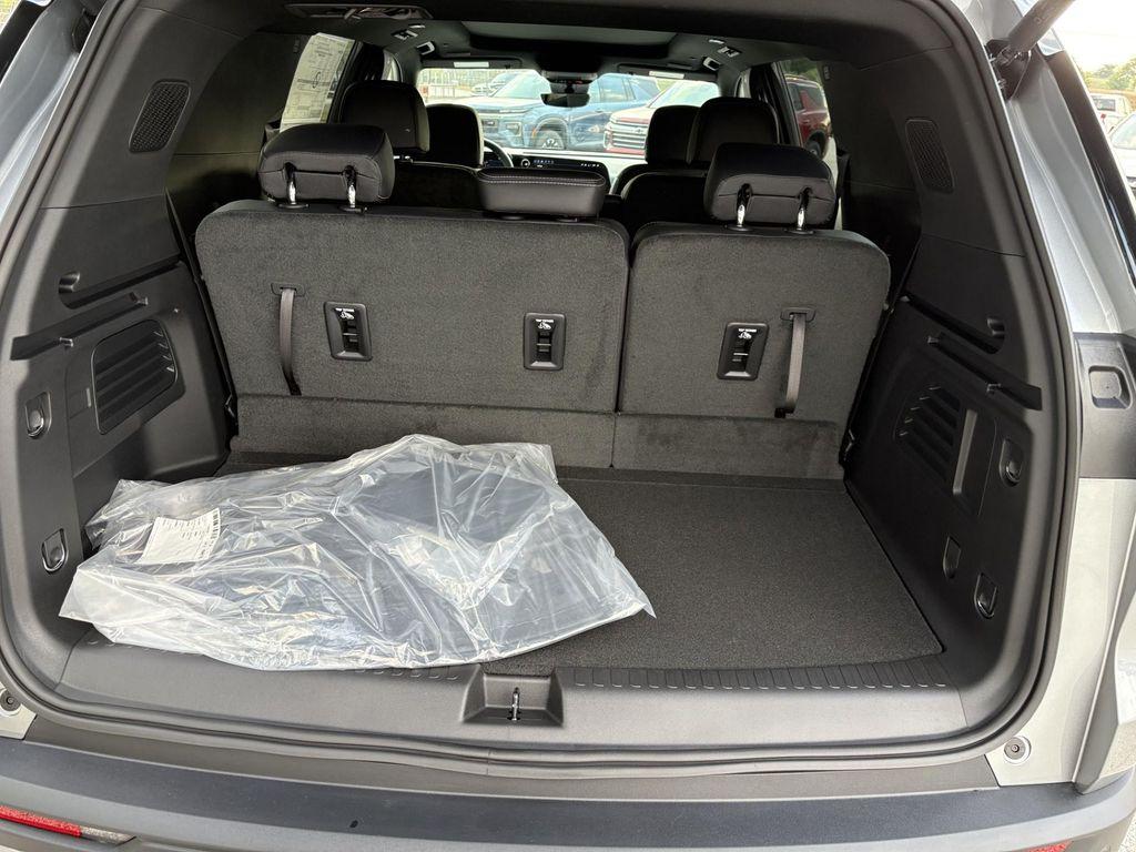 new 2026 Chevrolet Traverse car, priced at $45,773