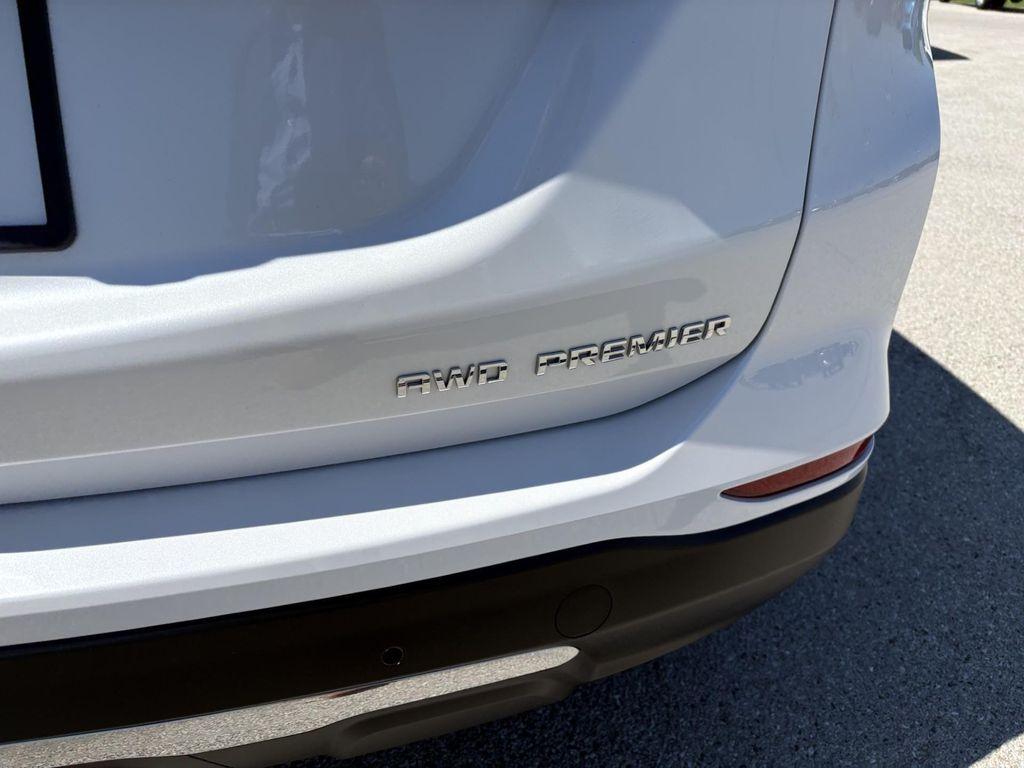 used 2022 Chevrolet Equinox car, priced at $26,569