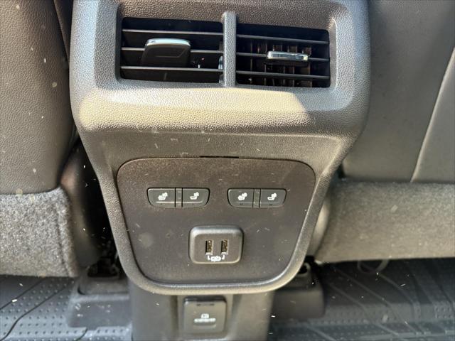 used 2022 Chevrolet Equinox car, priced at $27,289