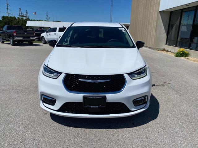 new 2024 Chrysler Pacifica car, priced at $41,491