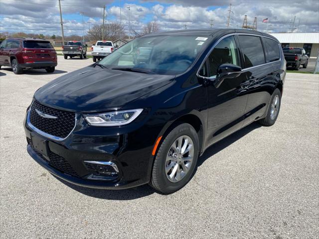 new 2024 Chrysler Pacifica car, priced at $42,411