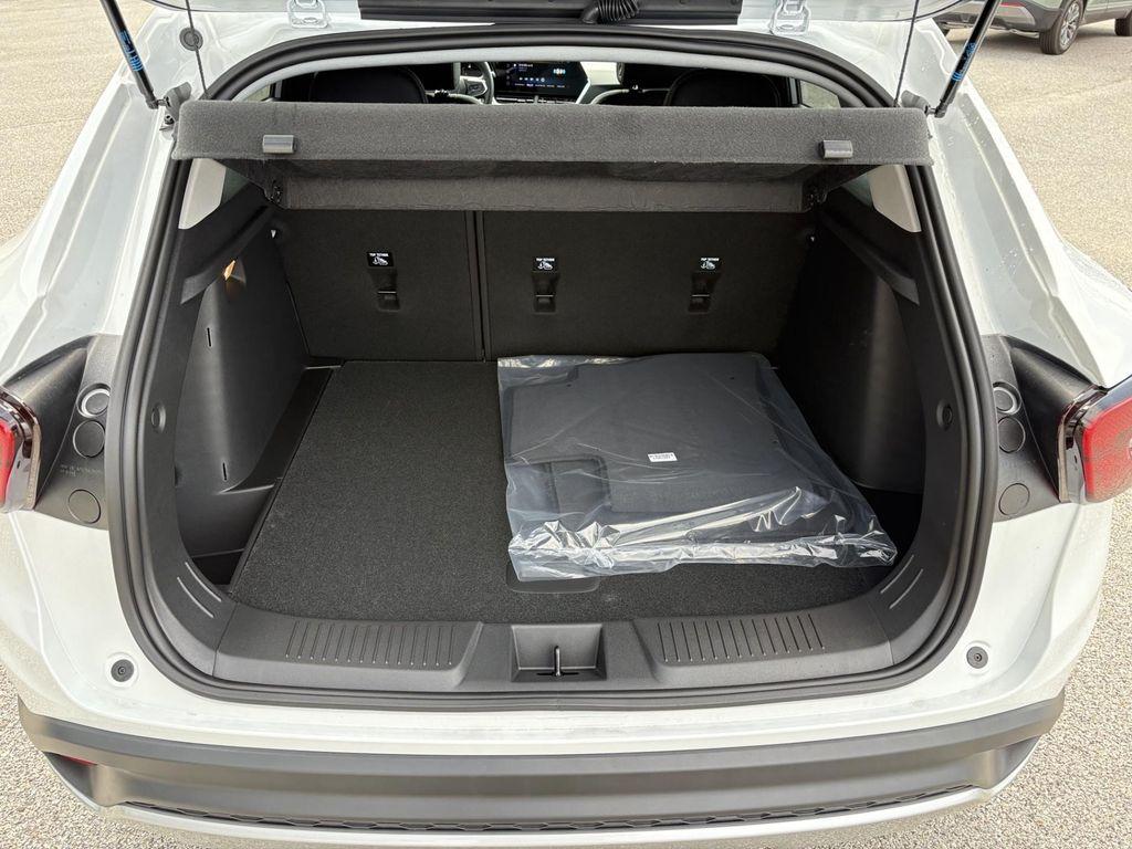 new 2026 Chevrolet Trax car, priced at $25,090