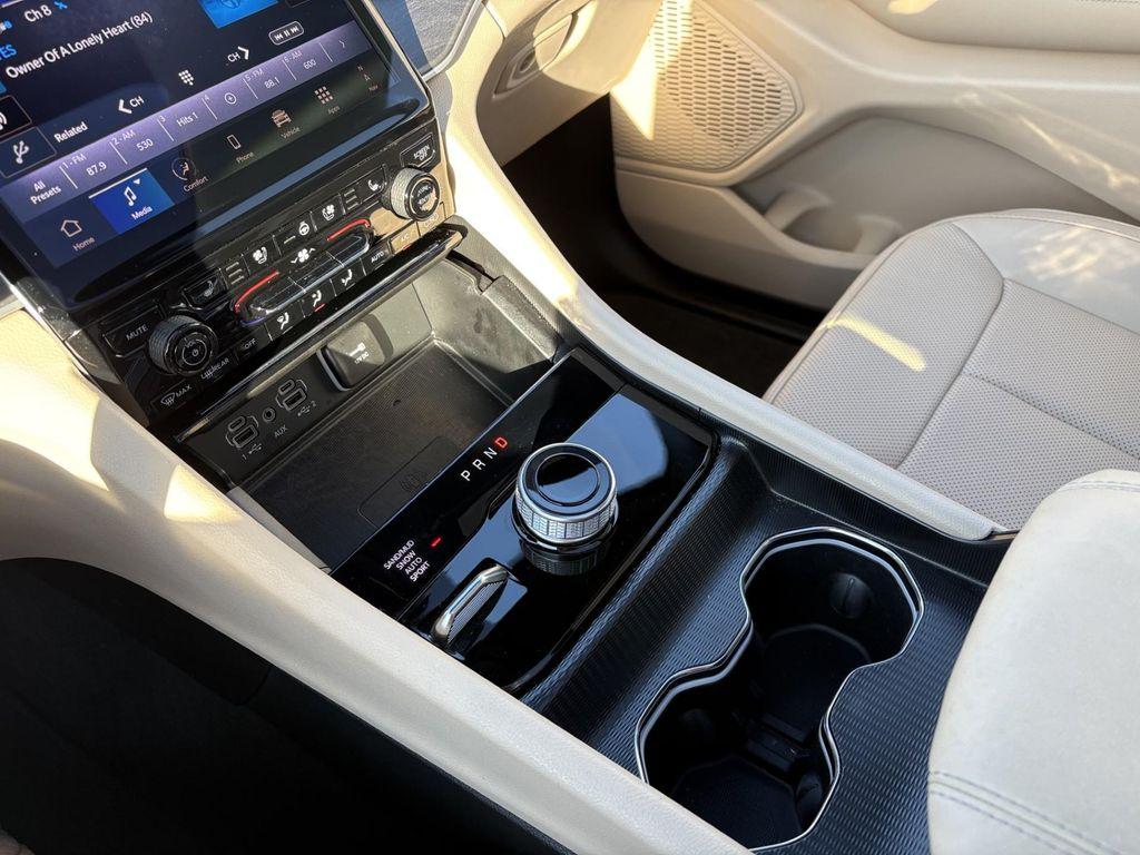 used 2024 Jeep Grand Cherokee car, priced at $39,989