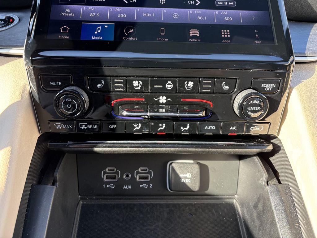 used 2024 Jeep Grand Cherokee car, priced at $39,989