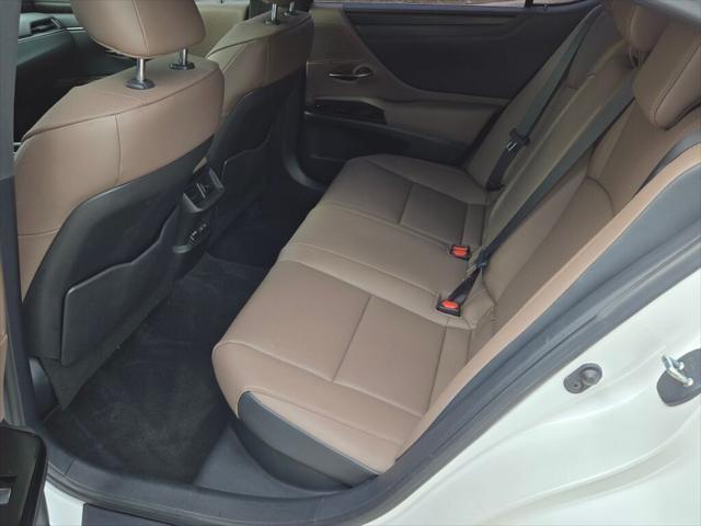 used 2024 Lexus ES 300h car, priced at $37,995