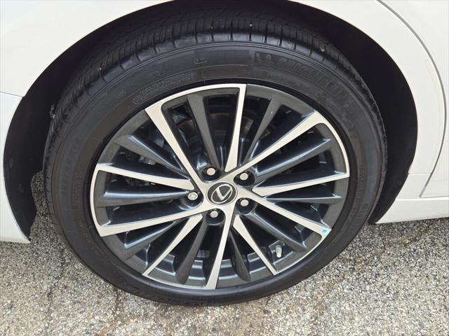 used 2024 Lexus ES 300h car, priced at $37,995