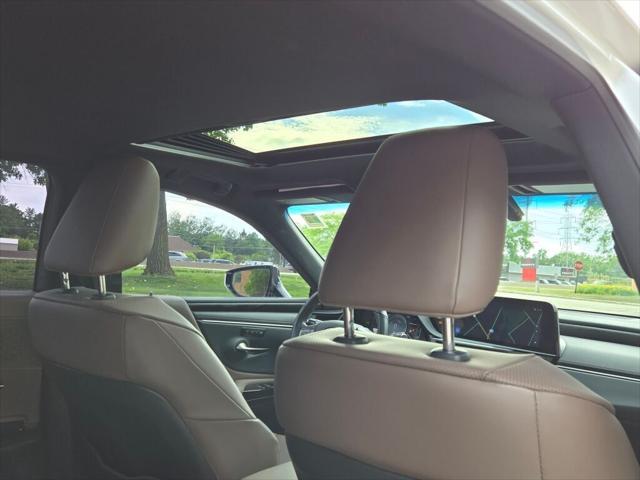 used 2024 Lexus ES 300h car, priced at $37,995