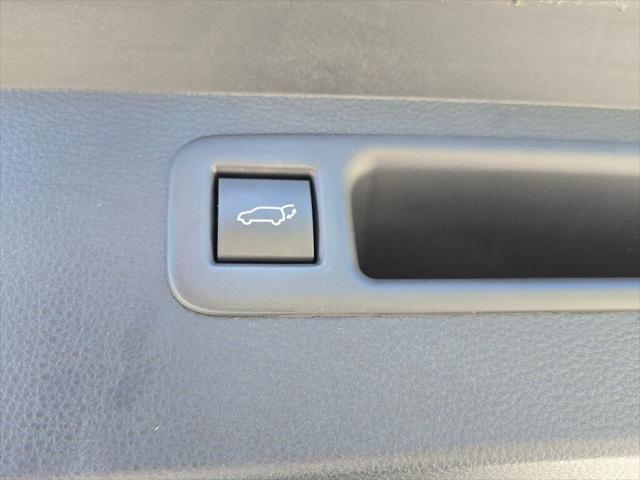 used 2024 Toyota Highlander car, priced at $39,995